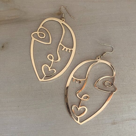 Lovisa oversized gold tone abstract face dangle earrings Picasso 4" - Picture 1 of 7